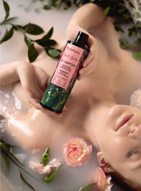 Shampoo for hair prone to grease, rosemary