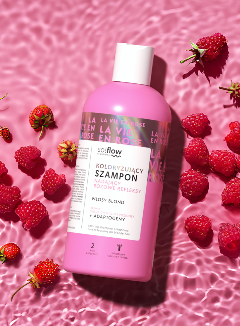 Coloring shampoo enhancing pink reflections on blonde hair