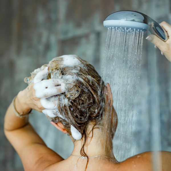 Czym jest kubeczkowa metoda mycia włosów?